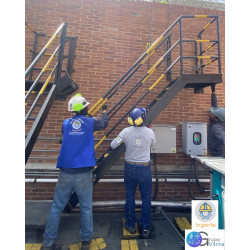 Escaleras Metálicas para Edificios  Certificadas 4272 de 2021 ANSI A14.3